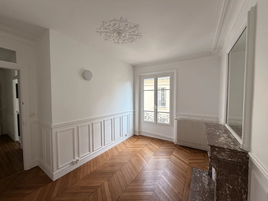 Apartment in Auteuil Nord, Paris 16e Arrondissement, Paris 2 - 19001575