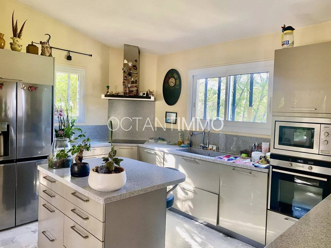 House in Le Rouret, Provence-Alpes-Côte d'Azur, France 4 - 18009313