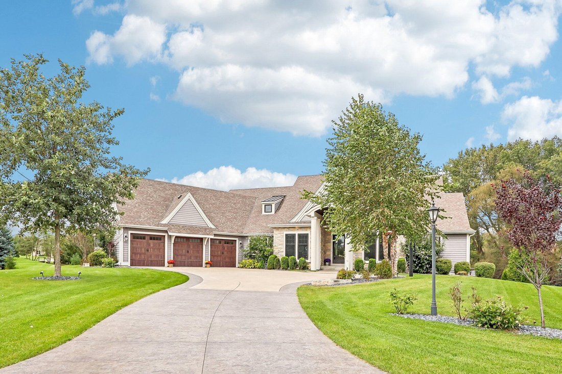 House in Pewaukee, Wisconsin, United States 1 - 19007822