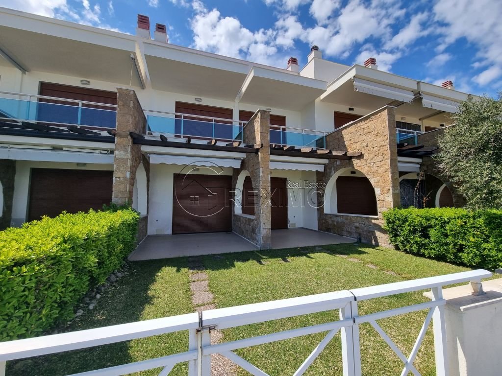 Townhouse in Pallini Municipal Unit, Macedonia and Thrace, Greece 1 - 19002790