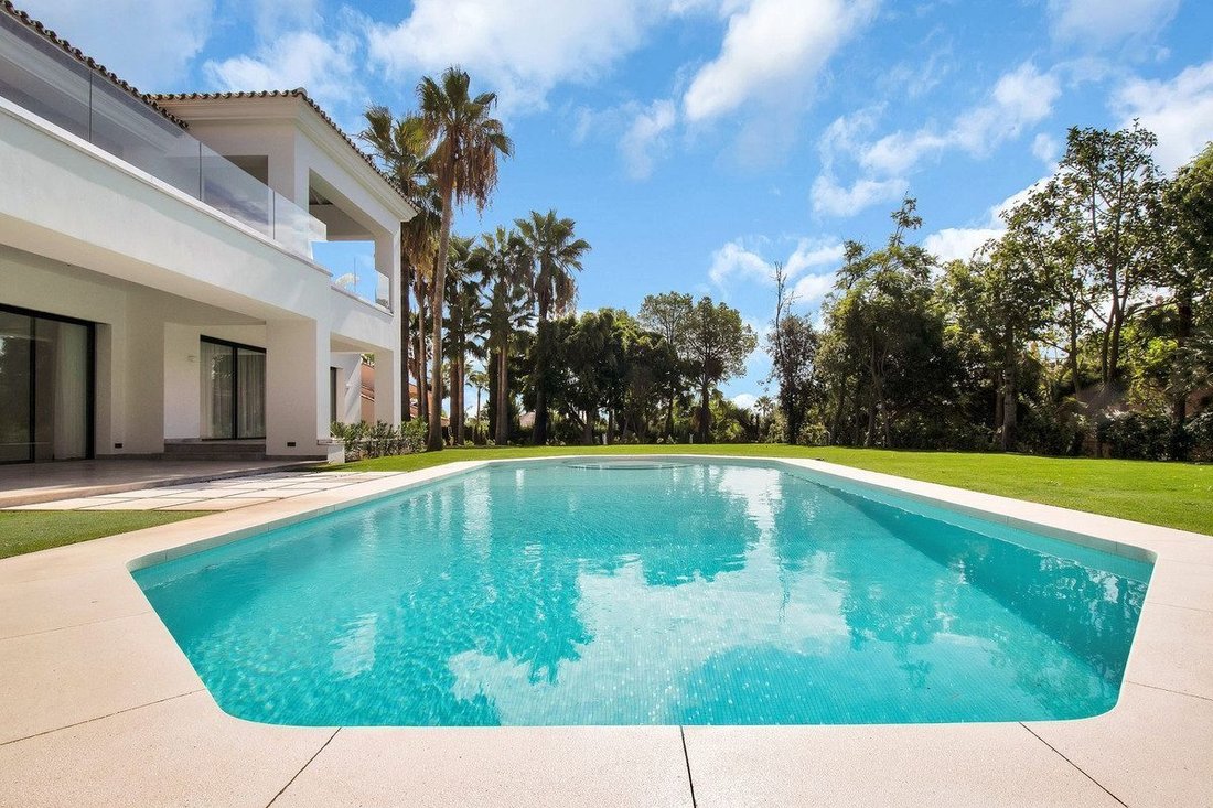 Villa in Sierra Blanca, Marbella, Spain 3 - 19007111