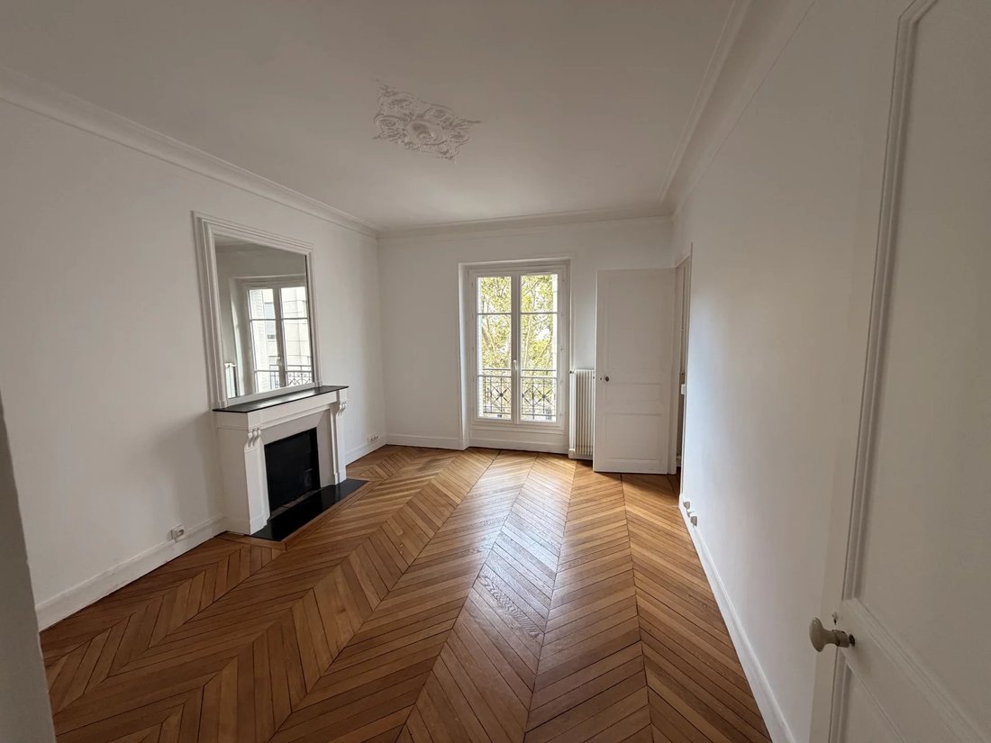 Apartment in Auteuil Nord, Paris 16e Arrondissement, Paris 1 - 19001575