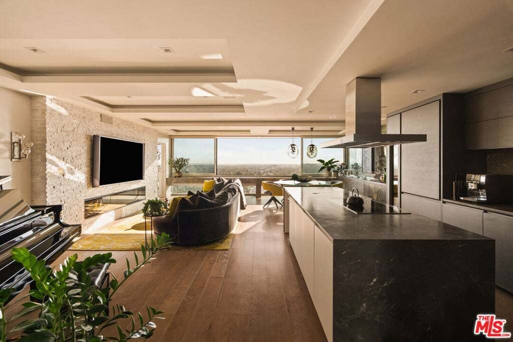 Condo in Los Angeles, California, United States 3 - 19003289