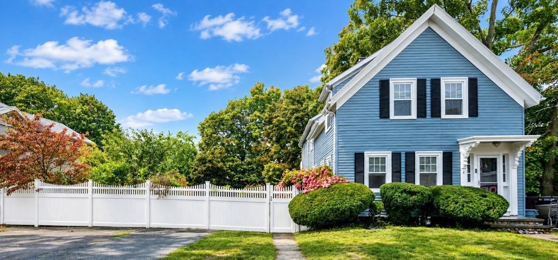 House in Stoneham, Massachusetts, United States 2 - 19002498