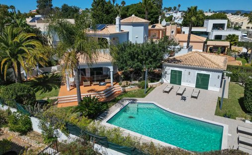 Maison à Carvoeiro, Algarve, Portugal 1