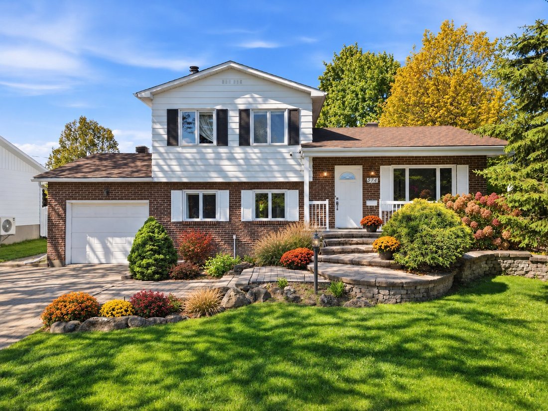 House in Boucherville, Quebec, Canada 1 - 19000869
