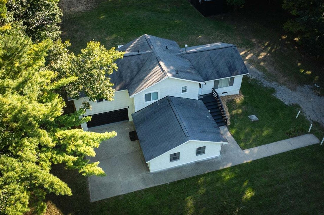 House in Scottville, Michigan, United States 2 - 19003750