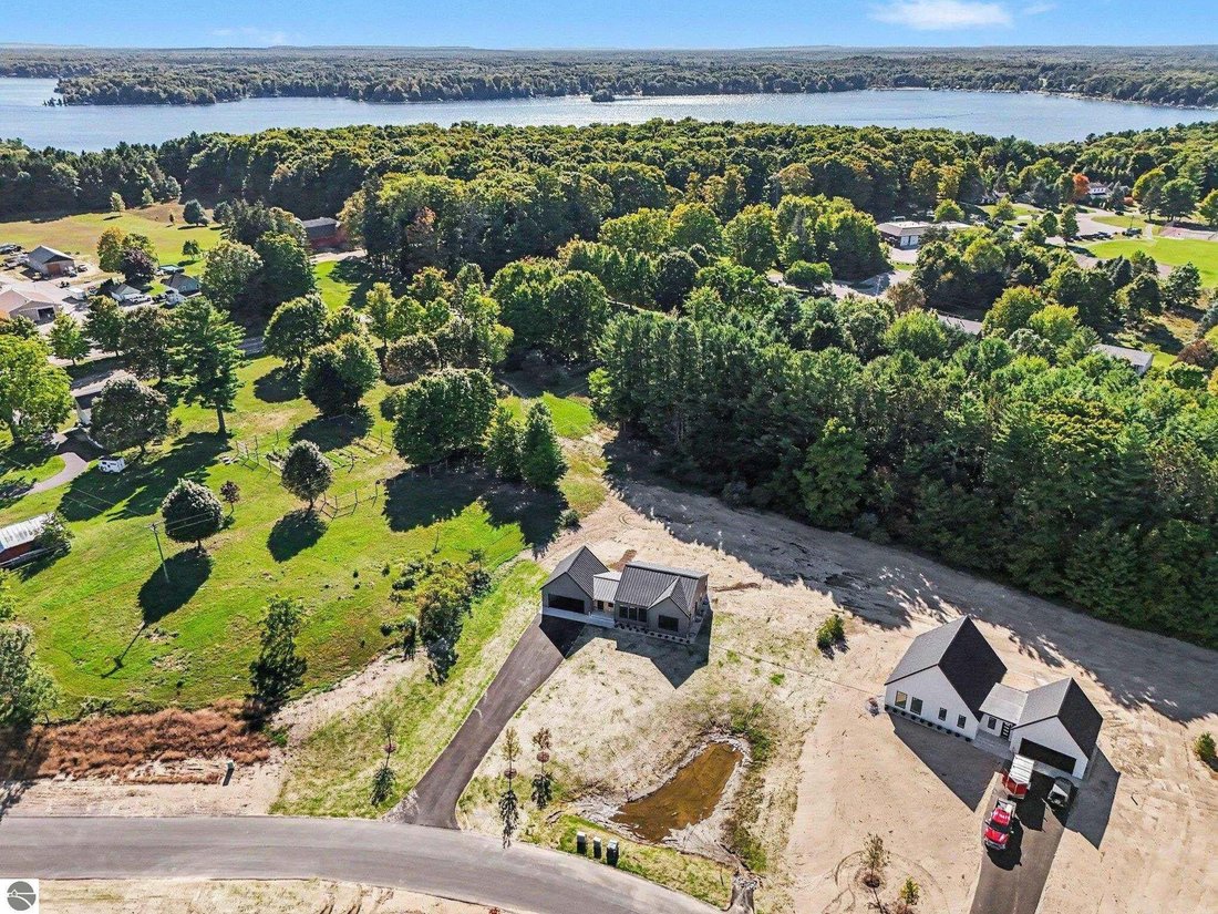 House in Traverse City, Michigan, United States 4 - 19000222