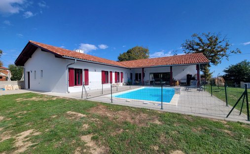 House in Bidache, Nouvelle-Aquitaine, France 1