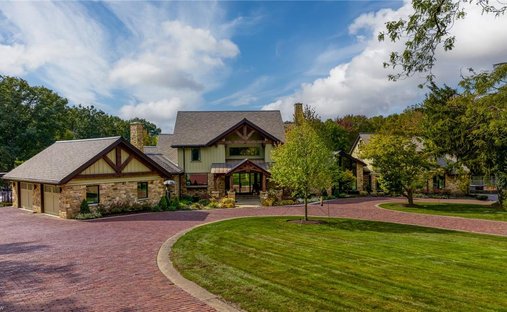 House in Gates Mills, Ohio, United States 1
