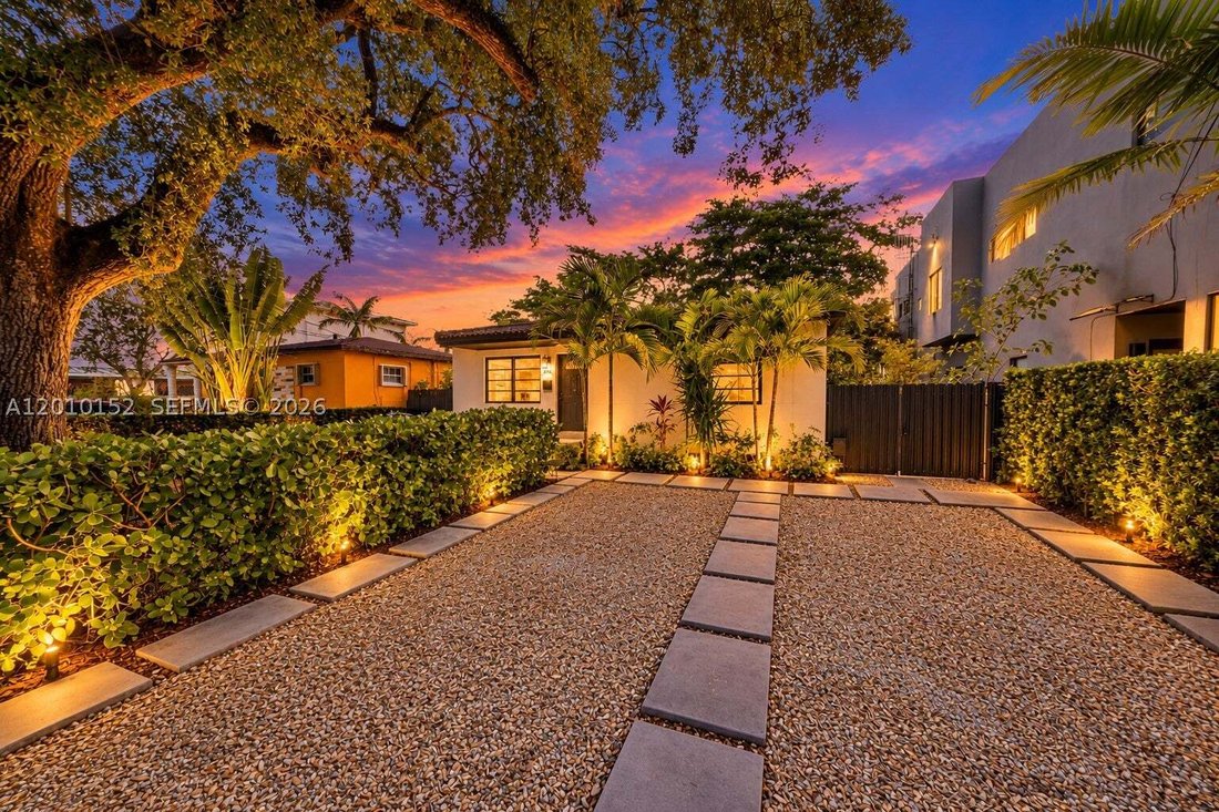 House in Miami, Florida, United States 3 - 17812351