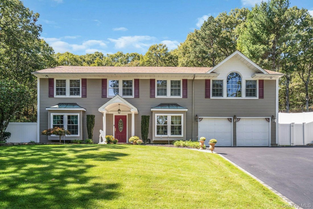 House in Huntington Station, New York, United States 1 - 19000401
