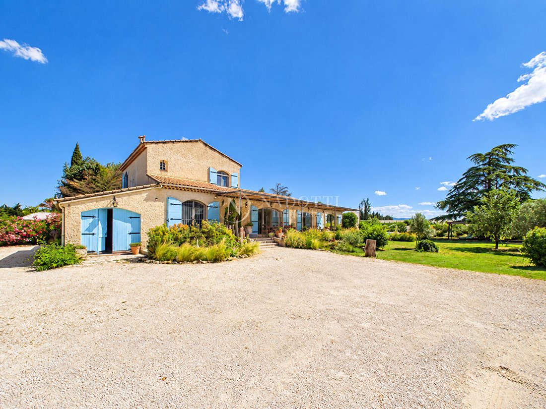 House in Cavaillon, Provence-Alpes-Côte d'Azur, France 2 - 18155785
