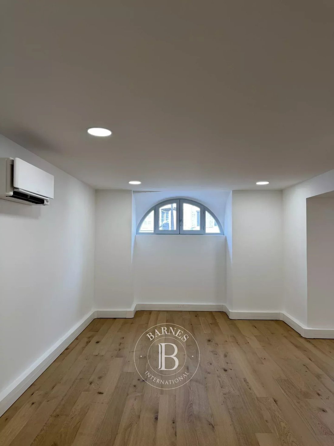 Apartment in Saint Victor, 7e Arrondissement, Marseille 5 - 19001801