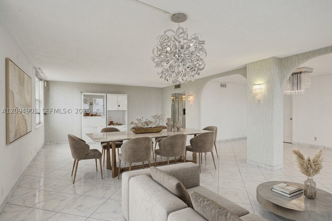 Condo in Hallandale Beach, Florida, United States 5 - 19000886