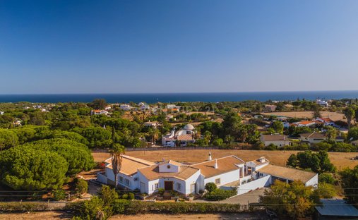 Villa in Lagoa e Carvoeiro, Algarve, Portugal 1