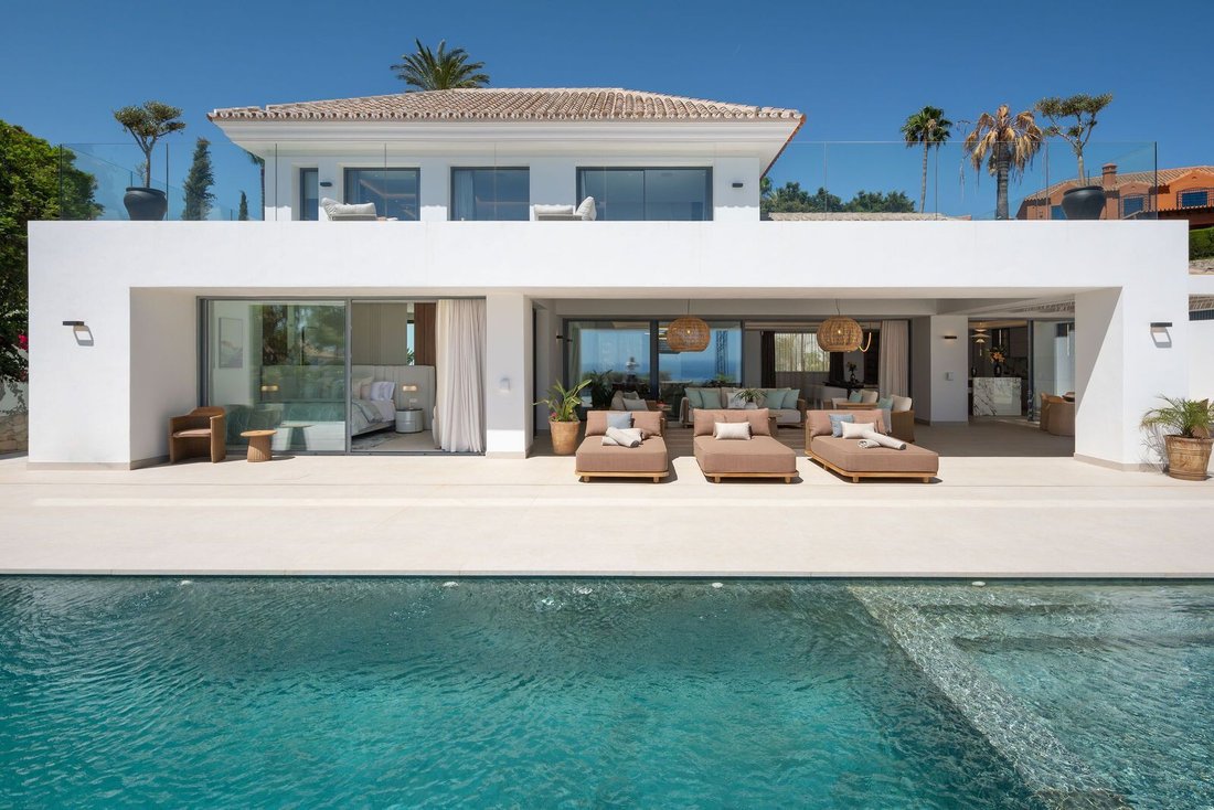Villa in Elviria-Cabopino, Marbella, Spain 1 - 19003963