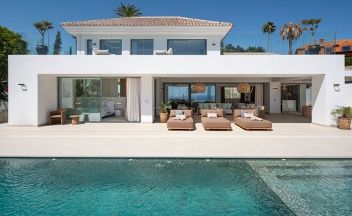 Villa in Elviria-Cabopino, Marbella, Spain 1