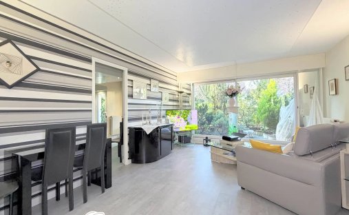 Apartment in Centre Ville, Rueil-Malmaison, France 1