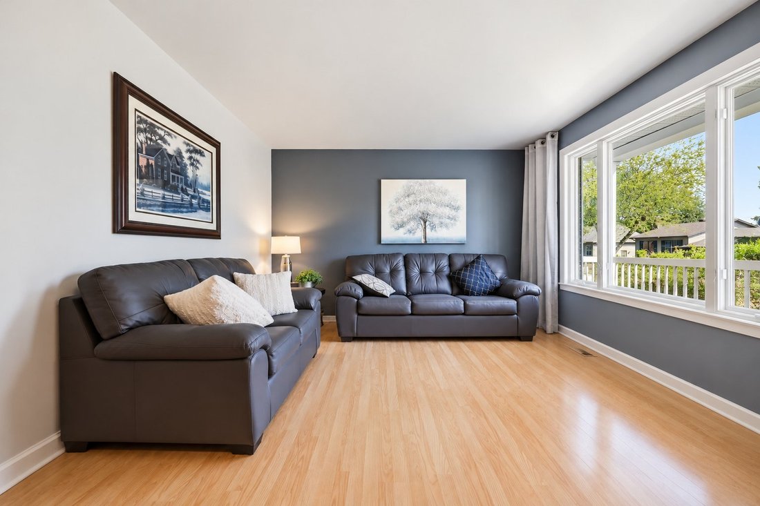 House in Boucherville, Quebec, Canada 3 - 19000869