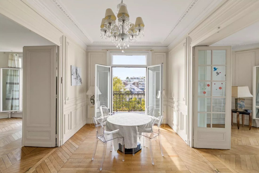 Apartment in Ecole Militaire, Paris 7e Arrondissement, Paris 5 - 19004524