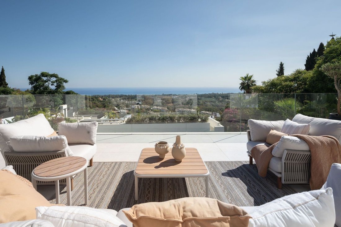 Villa in Elviria-Cabopino, Marbella, Spain 4 - 19003963