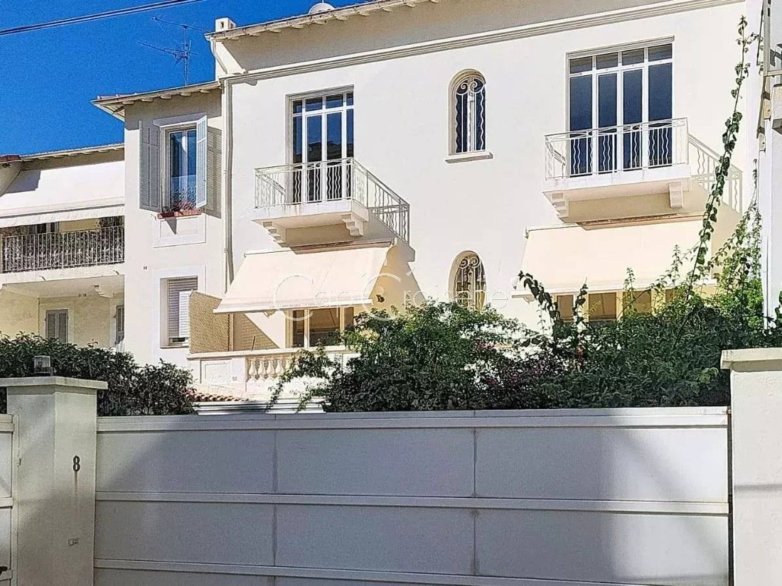 House in Cannes, Provence-Alpes-Côte d'Azur, France 1 - 19001518