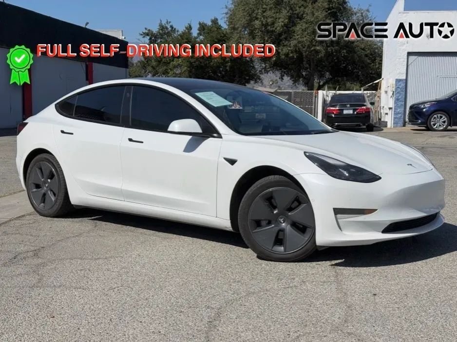 Sedan in Azusa, CA, United States 1 - 19008025