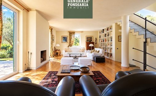 House in Ceparana, Liguria, Italy 1