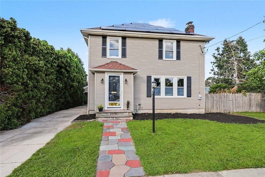 House in Cranston, Rhode Island, United States 1 - 19003063