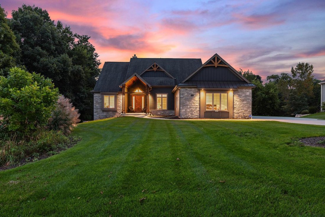 House in Brookfield, Wisconsin, United States 1 - 19006545