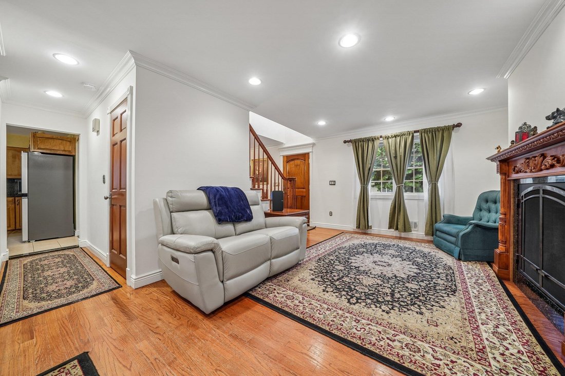 House in Secaucus, New Jersey, United States 4 - 19005698
