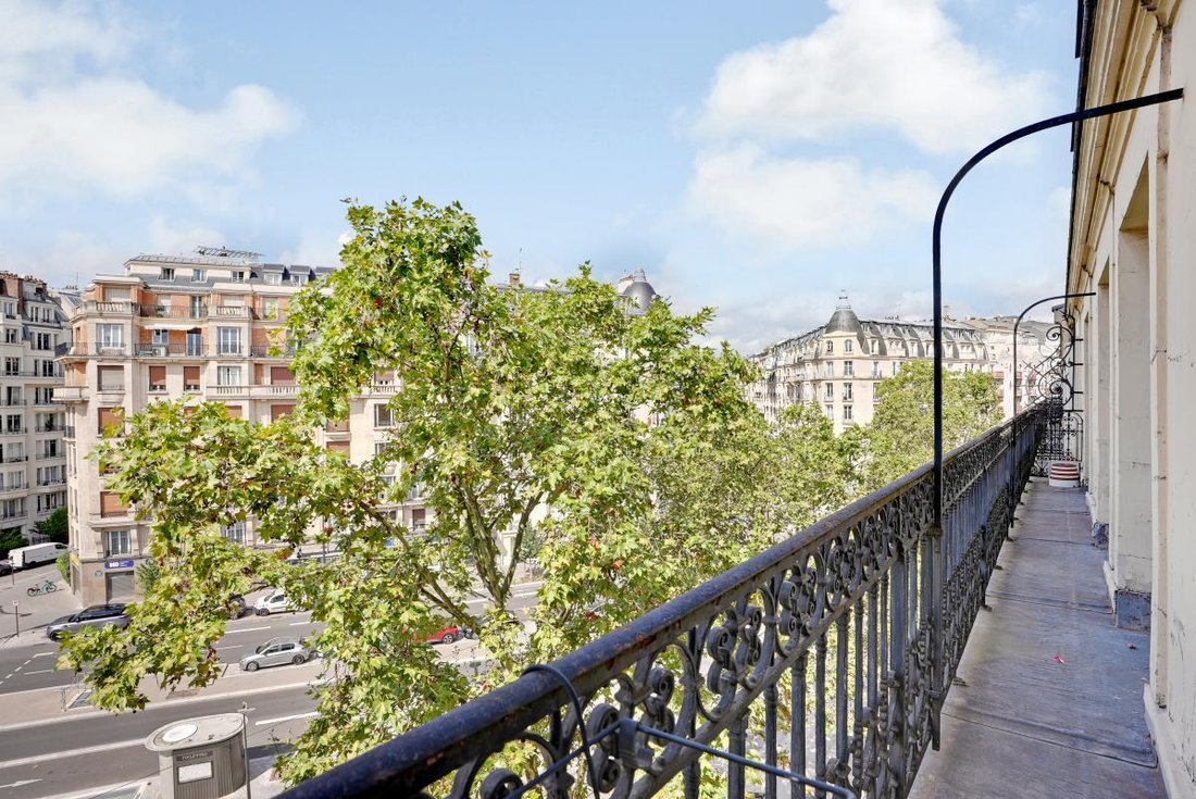 Apartment in Ternes-Maillot, Paris 17e Arrondissement, Paris 5 - 19001359