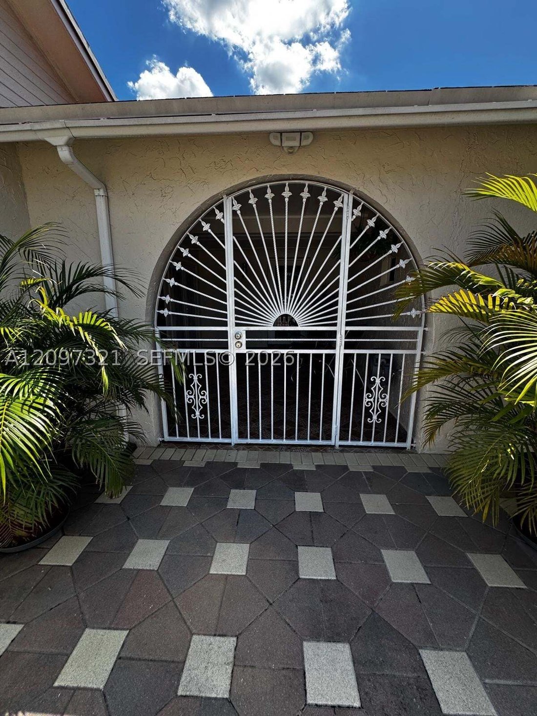 House in Hialeah, Florida, United States 3 - 19000710