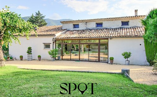House in Montbrun-les-Bains, Auvergne-Rhône-Alpes, France 1