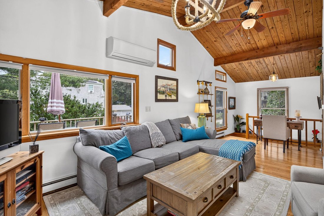 House in Falmouth, Massachusetts, United States 5 - 19001114