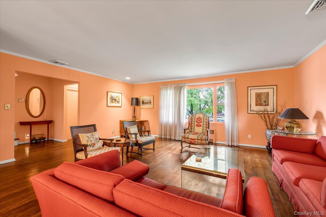 House in New Hyde Park, New York, United States 2 - 19004217