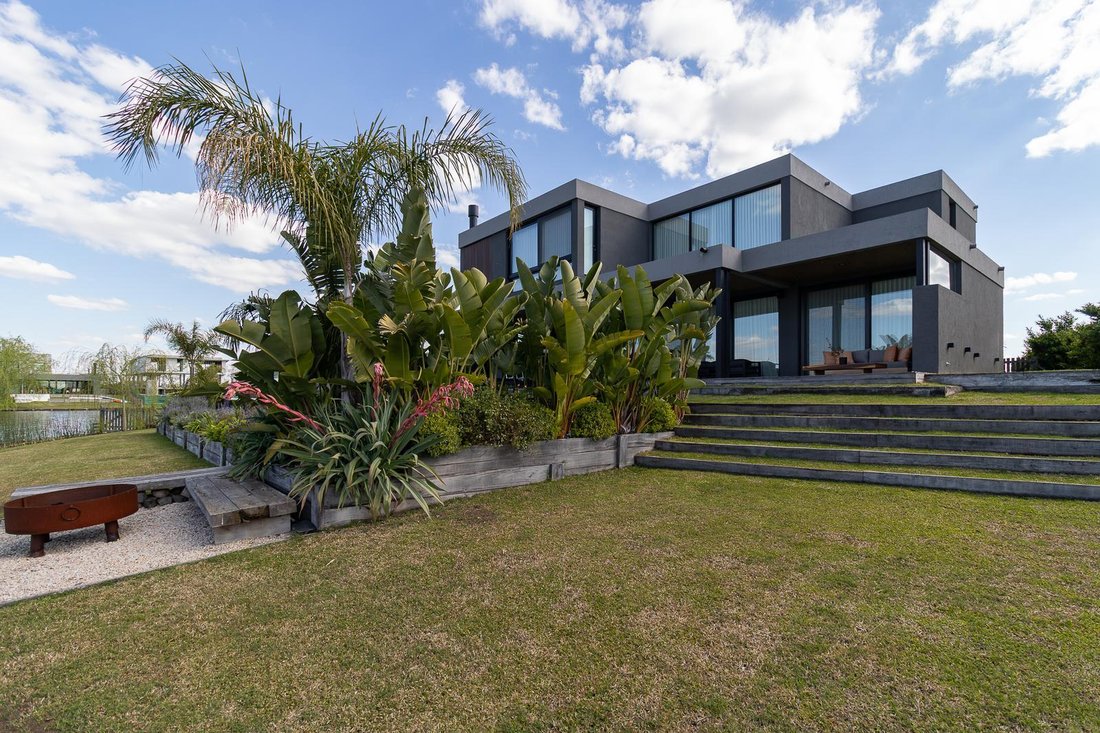 House in Belén de Escobar, Buenos Aires Province, Argentina 3 - 19002393