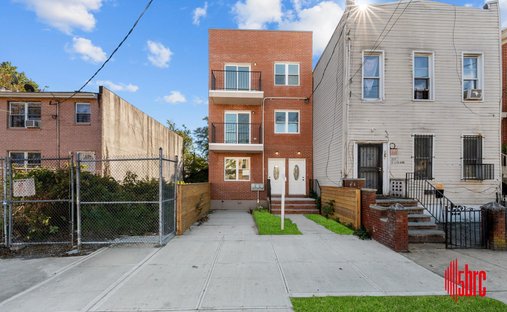 House in New York, New York, United States 1