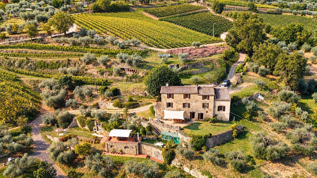 Villa in Montalcino, Tuscany, Italy 4 - 19003422