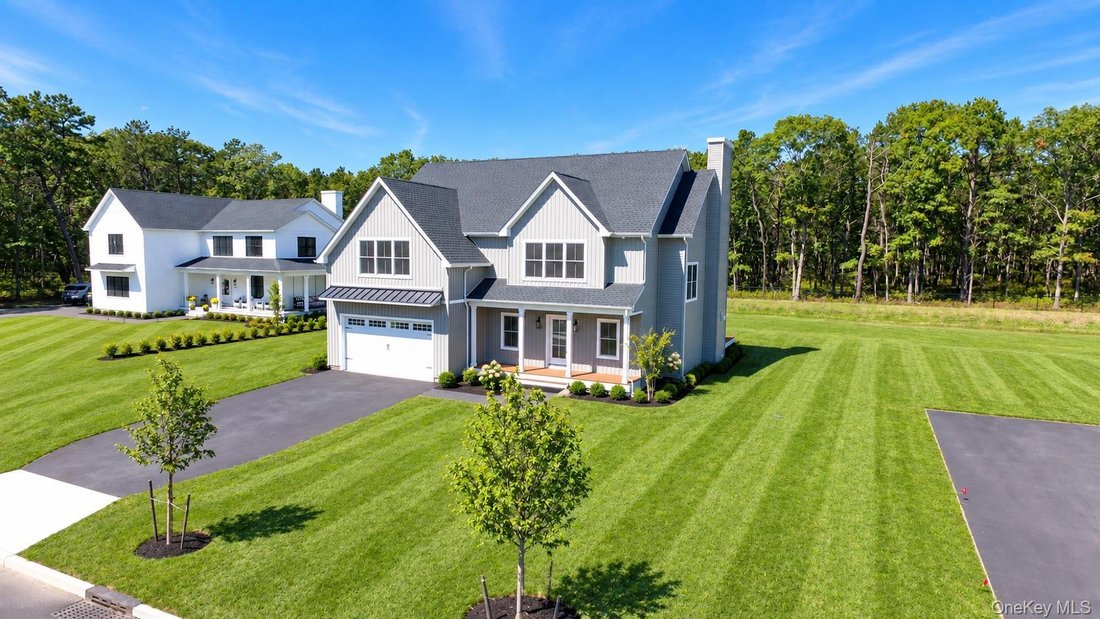 House in Manorville, New York, United States 1 - 19006591