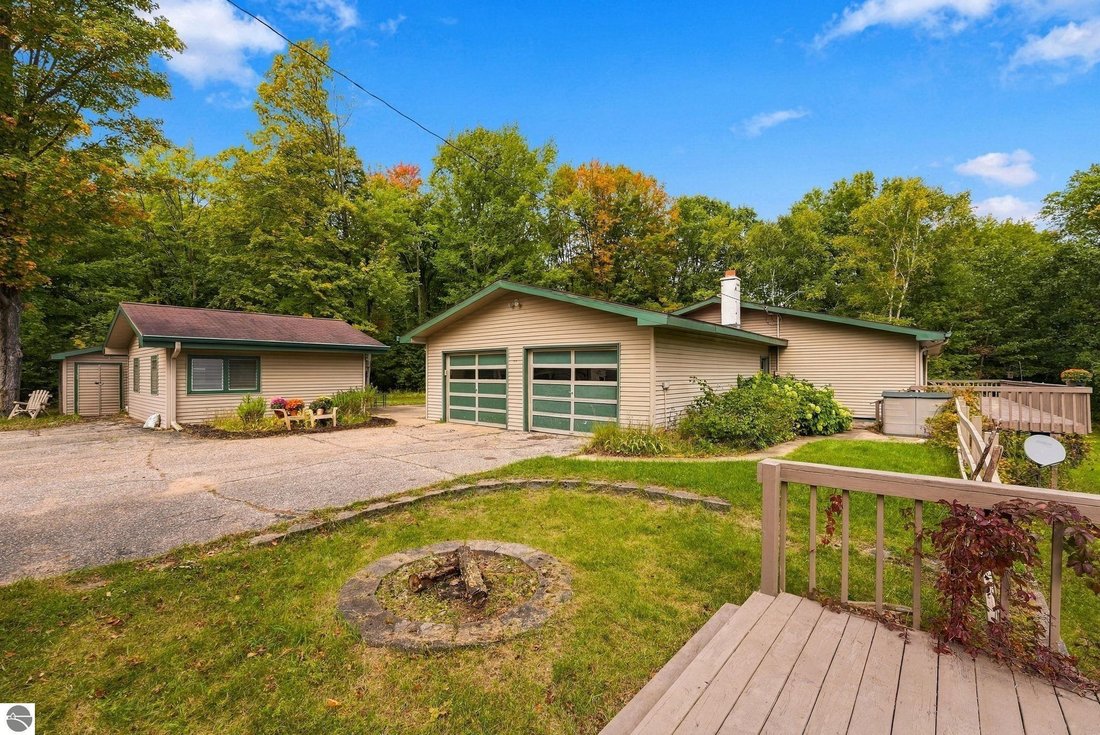 House in Lake City, Michigan, United States 2 - 19006534