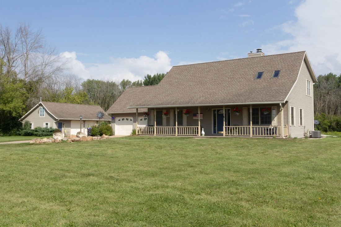 House in Omro, Wisconsin, United States 1 - 19002810