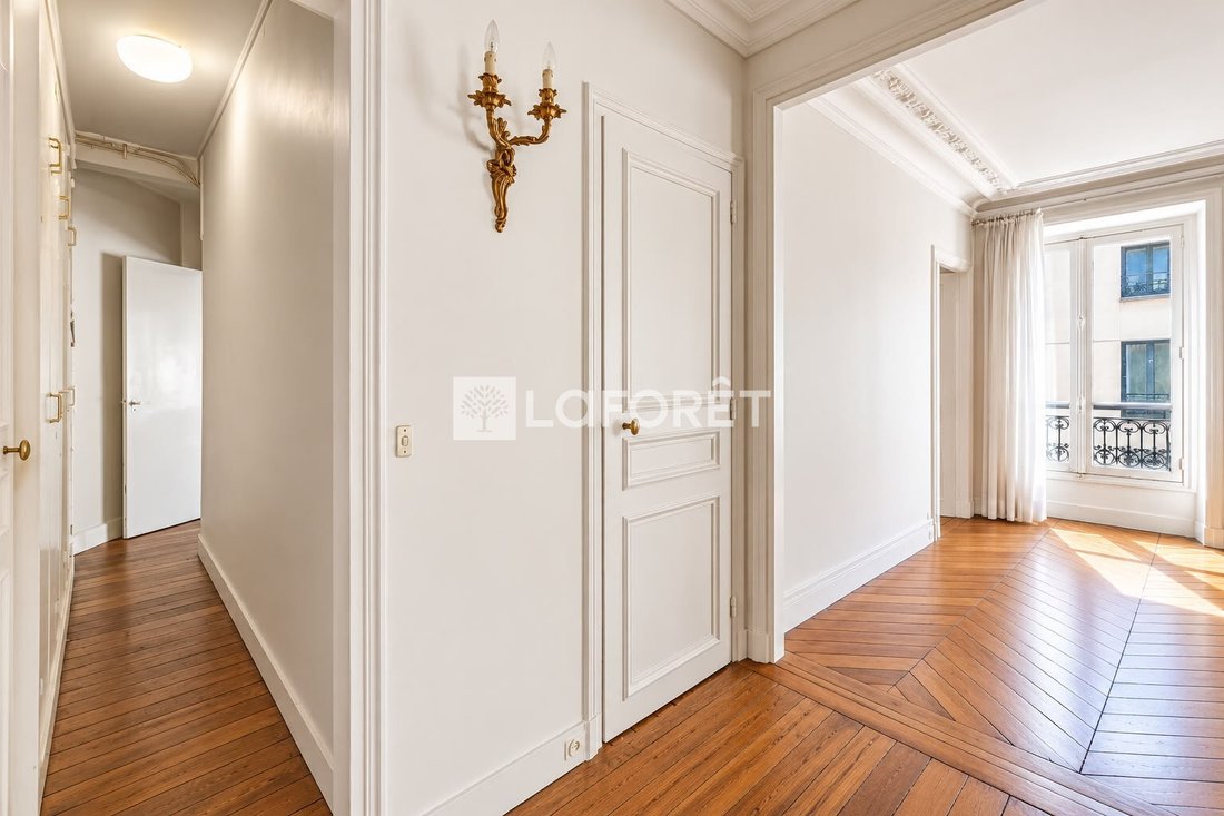 Apartment in La Fourche-Guy Môquet, Paris 17e Arrondissement, Paris 5 - 19008162