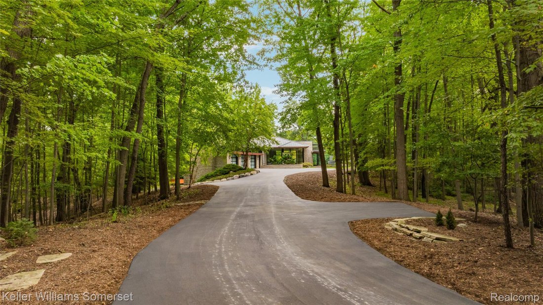 House in Wixom, Michigan, United States 3 - 19000906