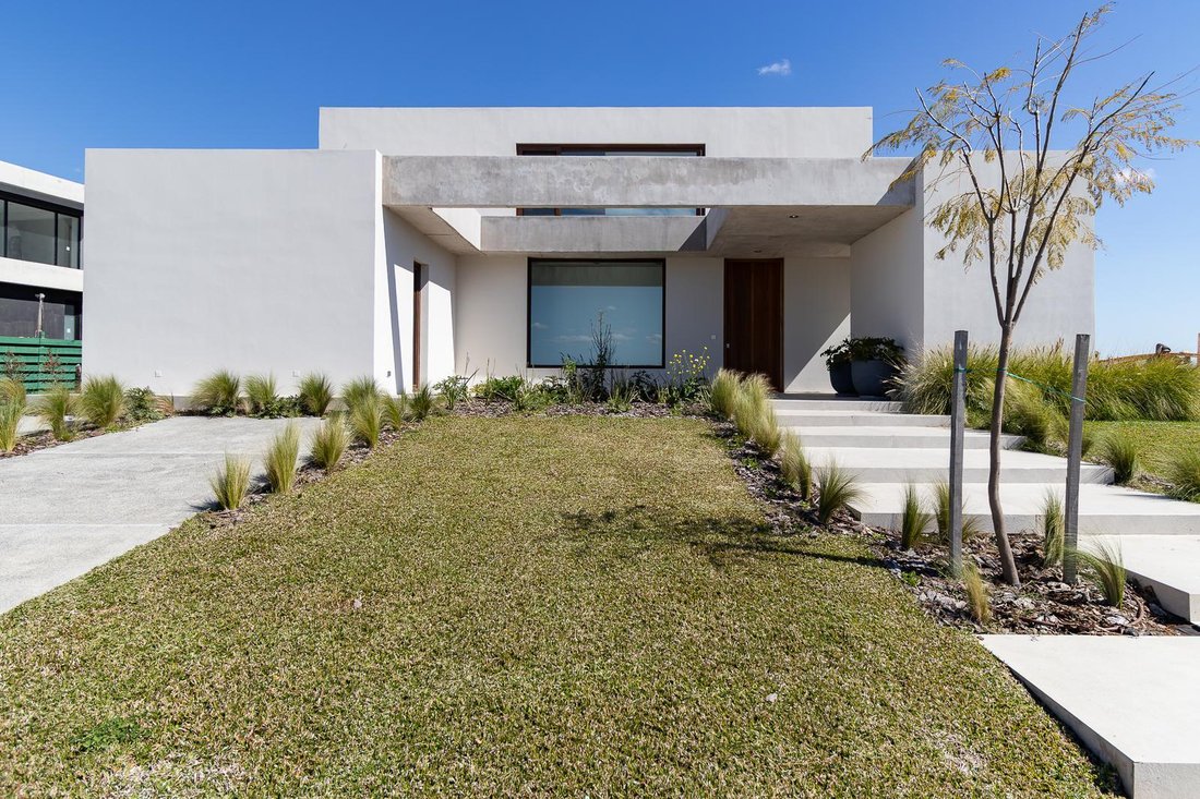 House in Belén de Escobar, Buenos Aires Province, Argentina 1 - 19002389
