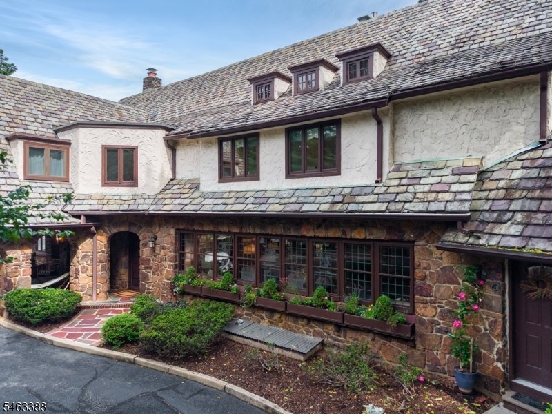 Condo in South Orange, New Jersey, United States 5 - 19000938