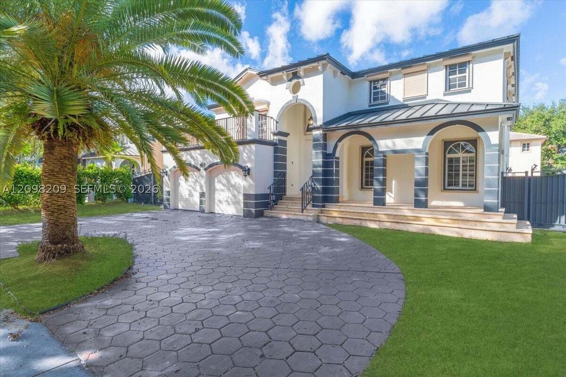 House in Hialeah, Florida, United States 1 - 19003542