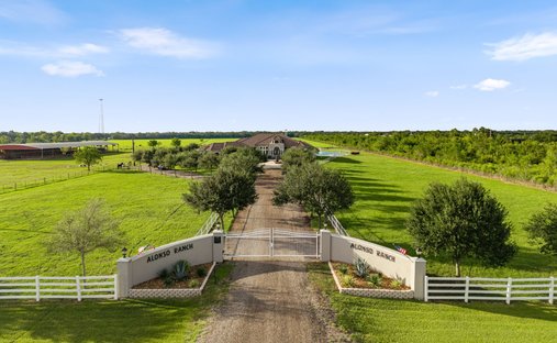 Farm Ranch in Rosharon, Texas, United States 1