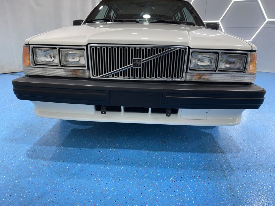 Station Estate Wagon in Bensenville, IL, United States 5 - 19008030